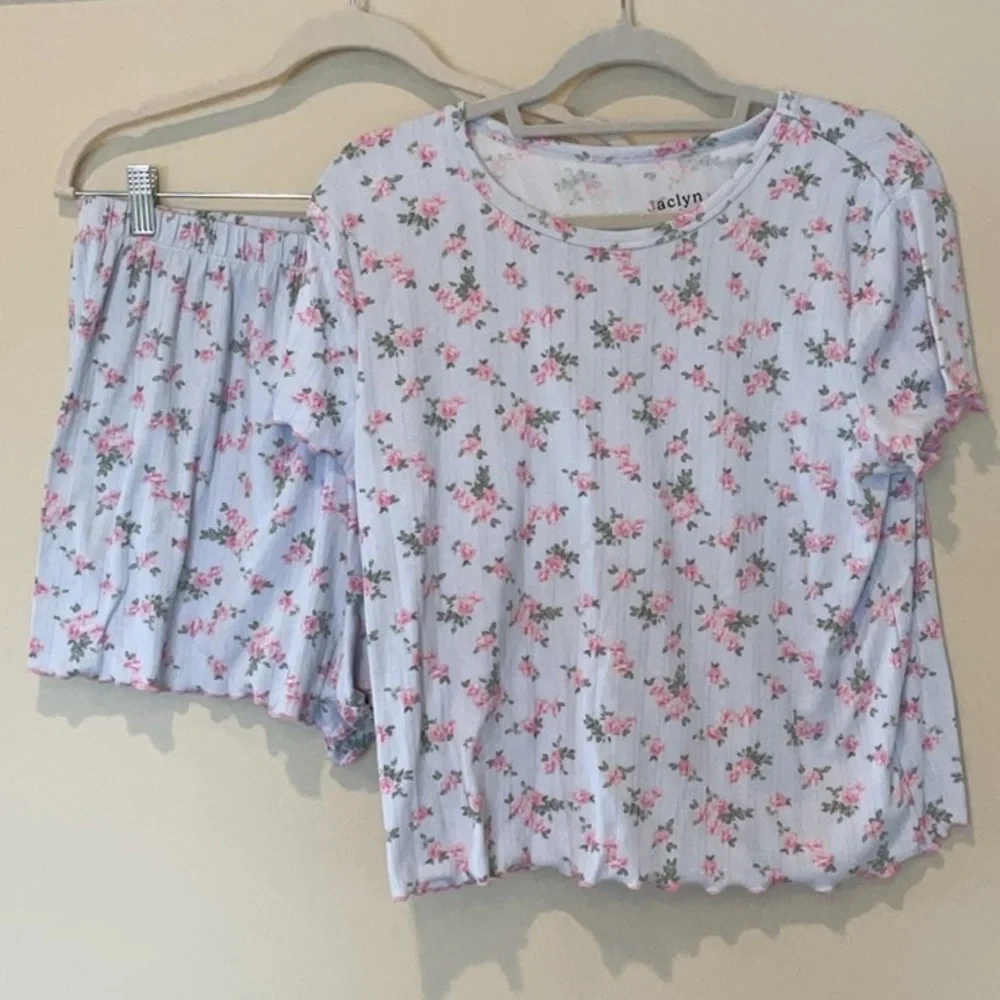 Jaclyn New York pj set - Picture 5 of 5